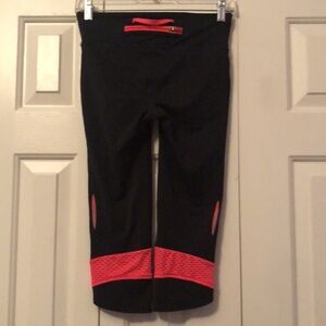 Under Armor capri running pants size small black and hot pink